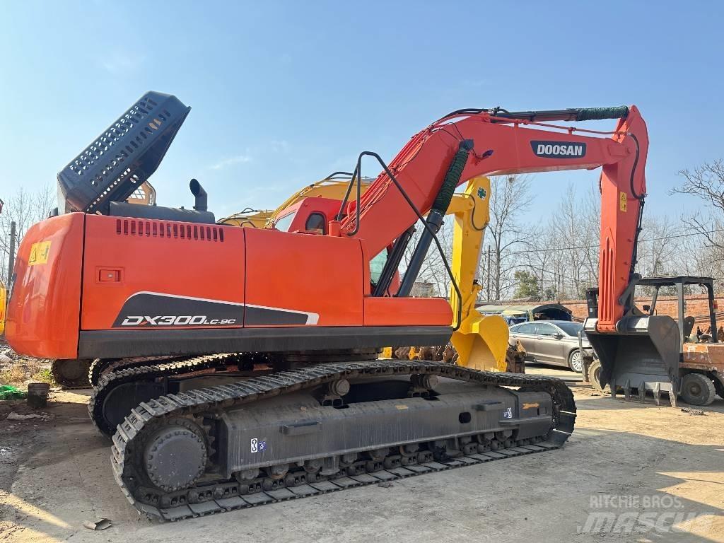 Doosan DX 300 Vikšriniai ekskavatoriai