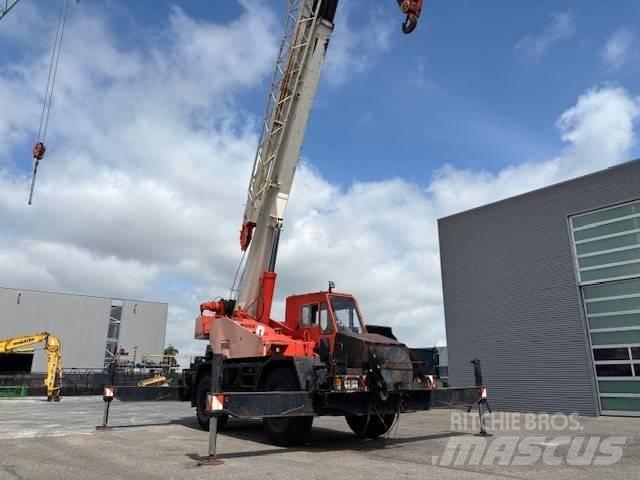 Tadano TR 300 EX Neapdoroto reljefo kranai