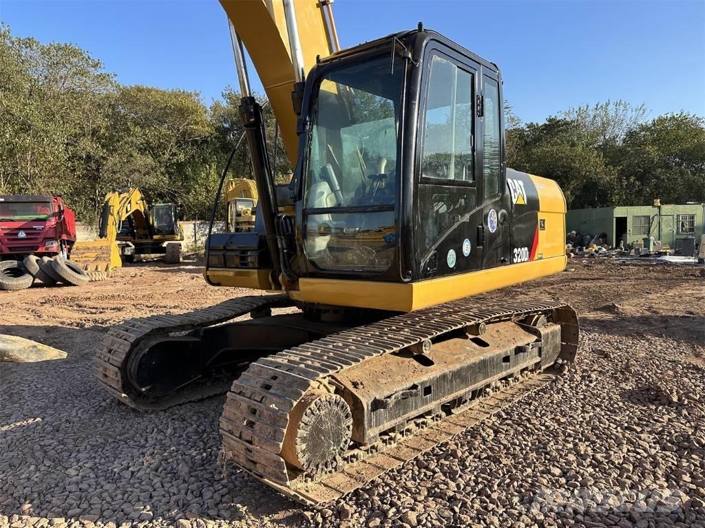 CAT 320 D L Vikšriniai ekskavatoriai