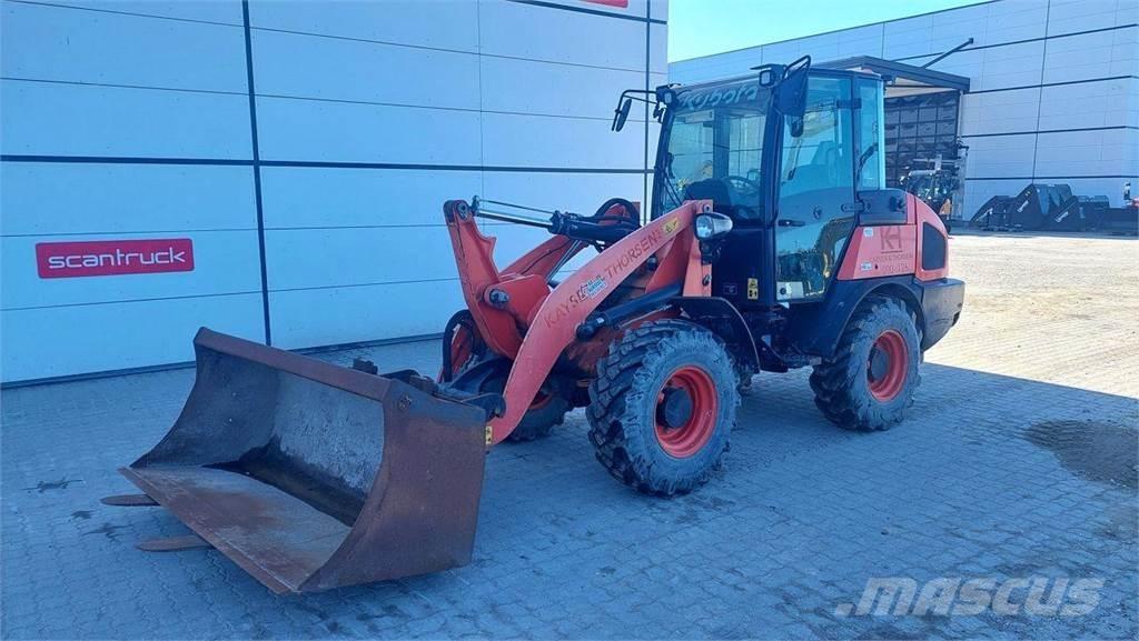 Kubota R085 Daugiafunkciniai pakrovėjai