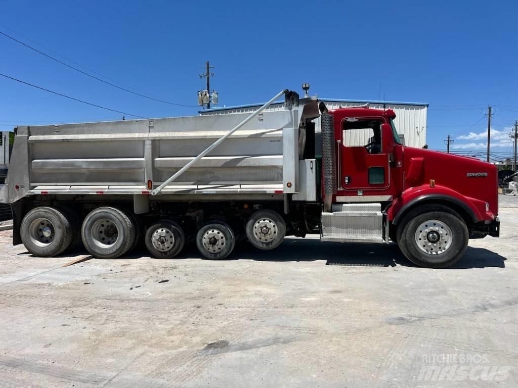 Kenworth T 800 Savivarčių priekabų vilkikai