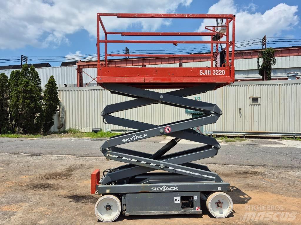 SkyJack SJ 3220 Žirkliniai keltuvai
