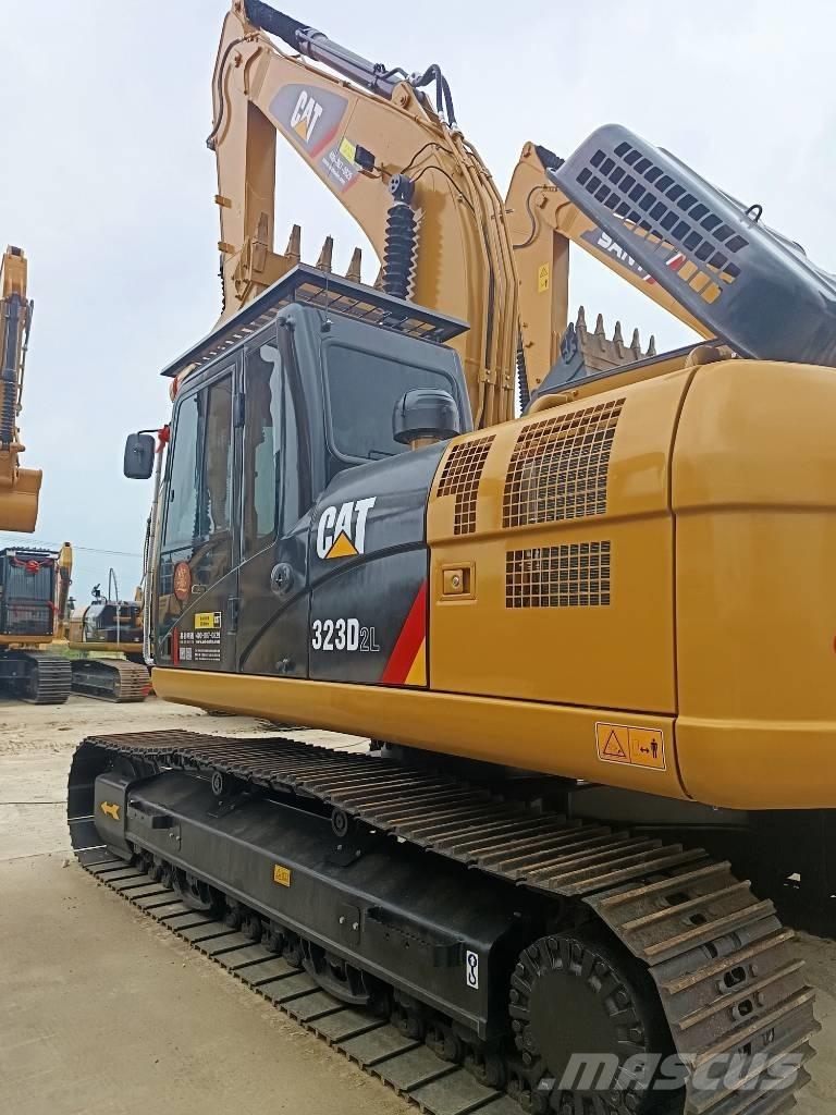 CAT 323 D L Vikšriniai ekskavatoriai