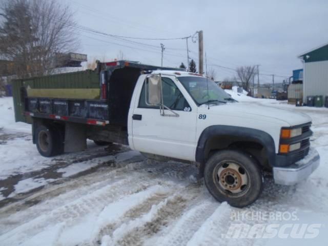 Chevrolet 3500 HD Savivarčių priekabų vilkikai