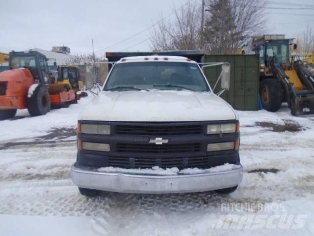 Chevrolet 3500 HD Savivarčių priekabų vilkikai