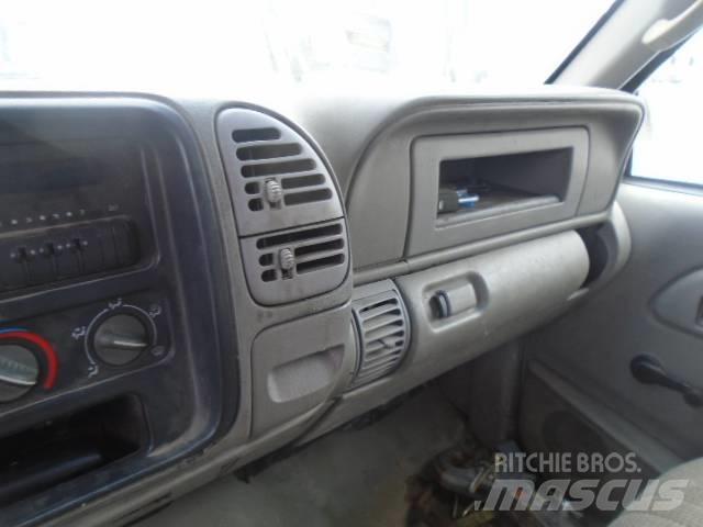 Chevrolet 3500 HD Savivarčių priekabų vilkikai
