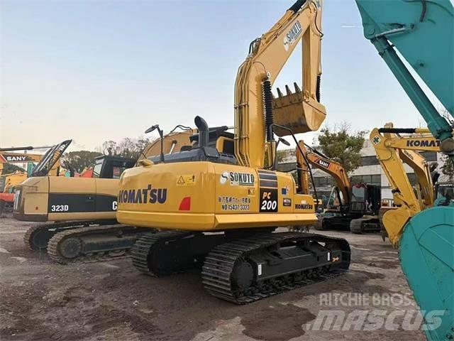 Komatsu PC 200-8 Vikšriniai ekskavatoriai