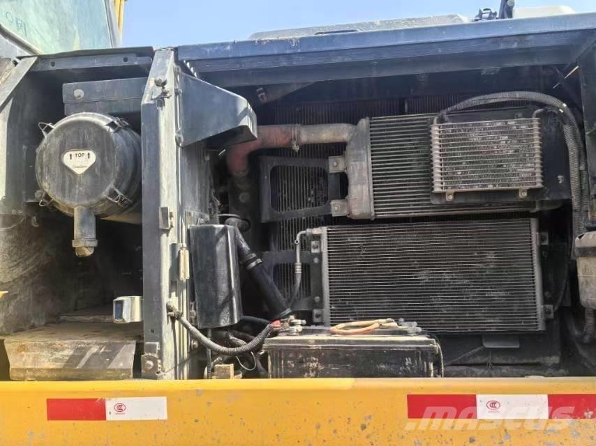 Sumitomo SH200 Vikšriniai ekskavatoriai