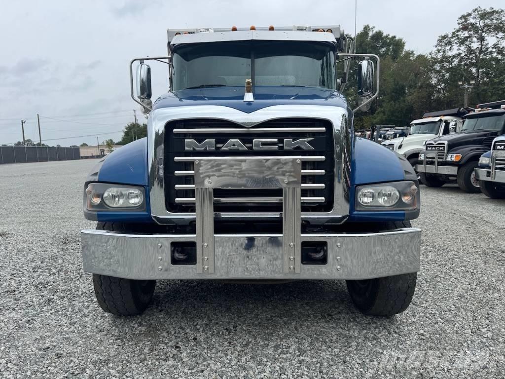 Mack Granite 64FR Savivarčių priekabų vilkikai