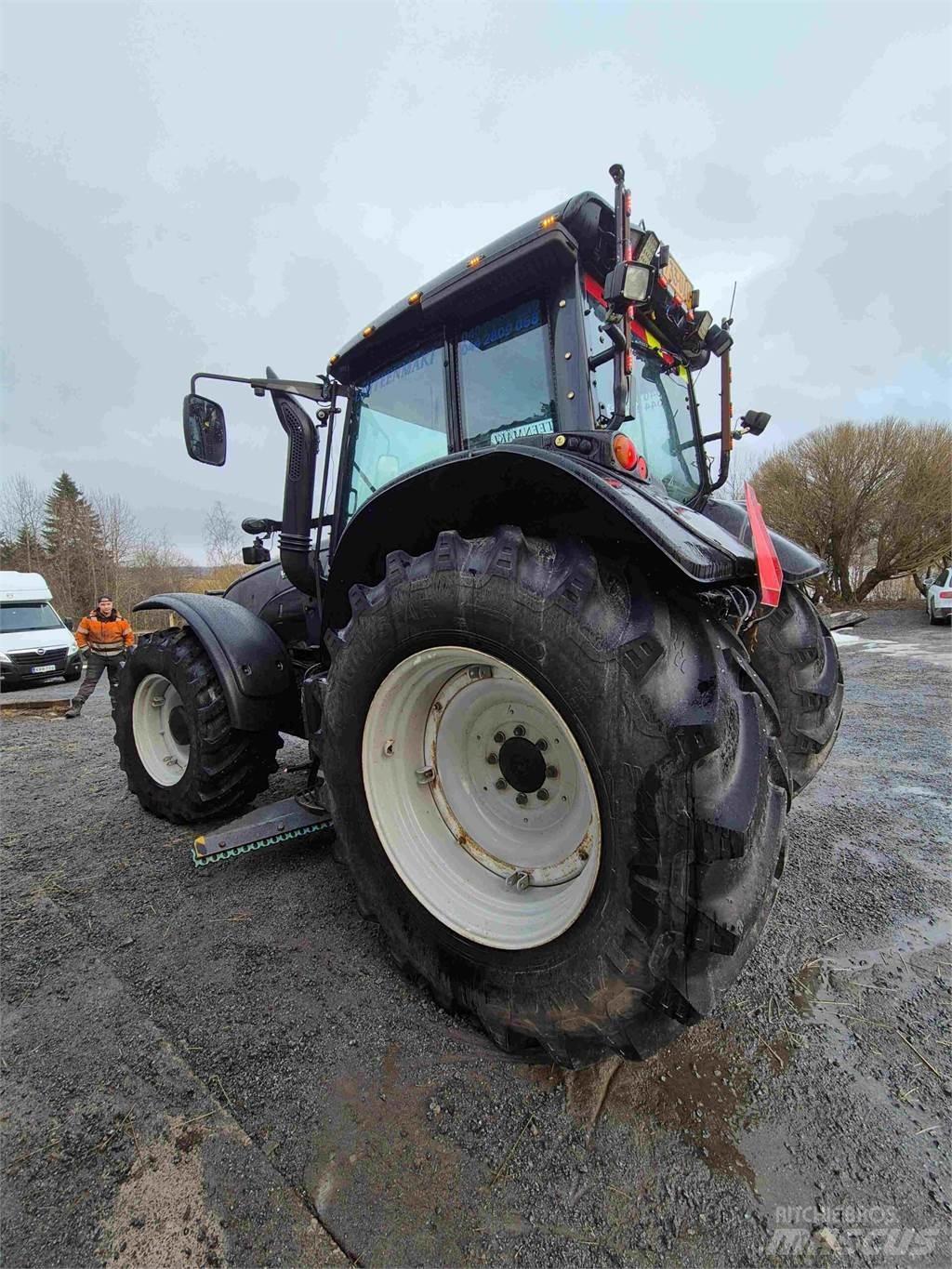 Valtra T191LS Traktoriai