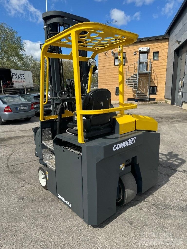 Combilift CBE3000 Šakiniai krautuvai su privažiavimu iš visų keturių pusių