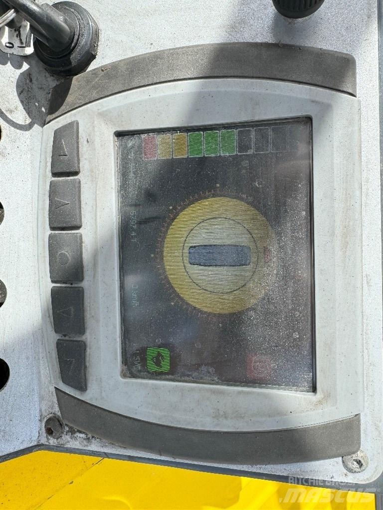 Combilift CBE3000 Šakiniai krautuvai su privažiavimu iš visų keturių pusių