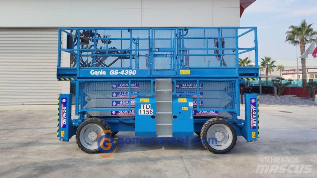 Genie GS 4390 Žirkliniai keltuvai