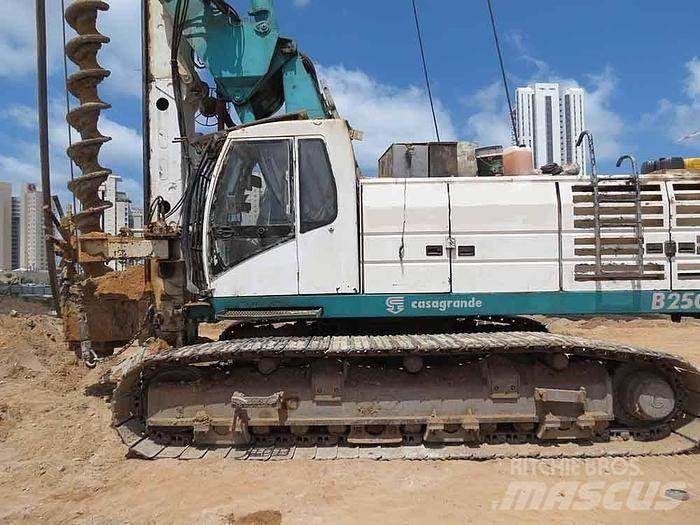 Casagrande B250 Žemės paviršiaus gręžimo technika