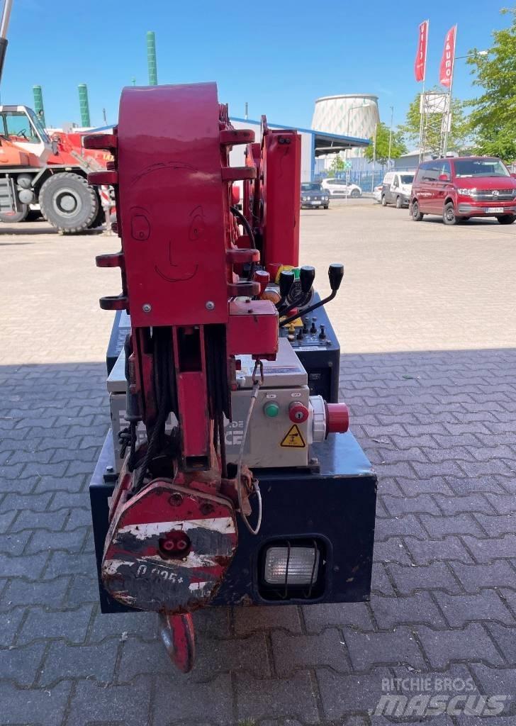 Unic URW-095 Mini kranai