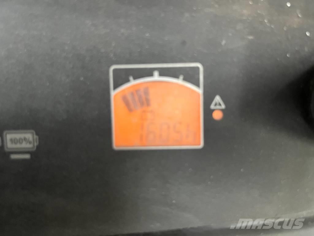 CAT NSP16N2 Rankiniai padėklų rietuvai