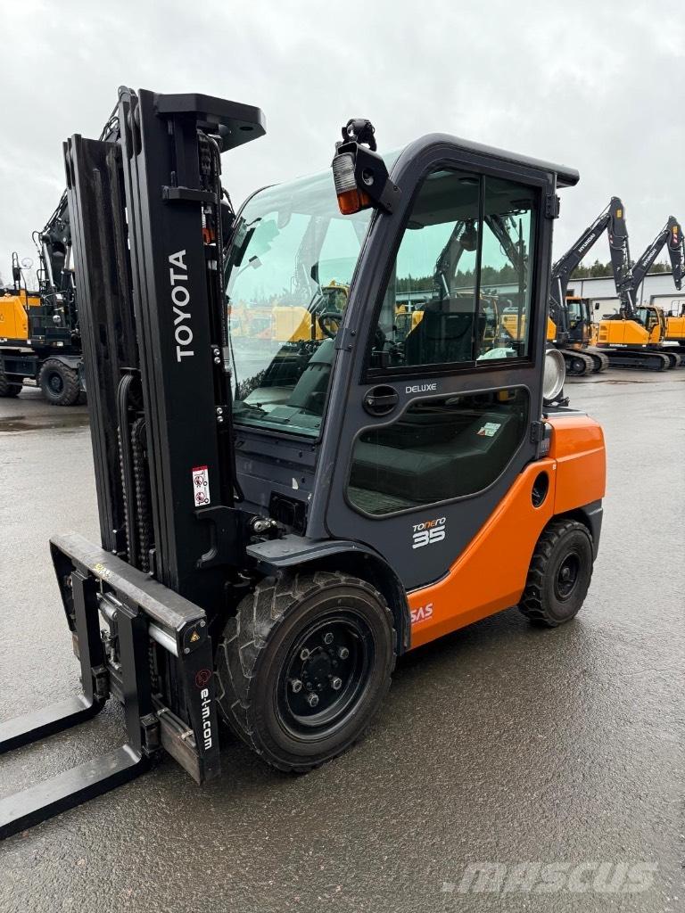 Toyota 02-8 FGJF 35 LPG (dujiniai) krautuvai