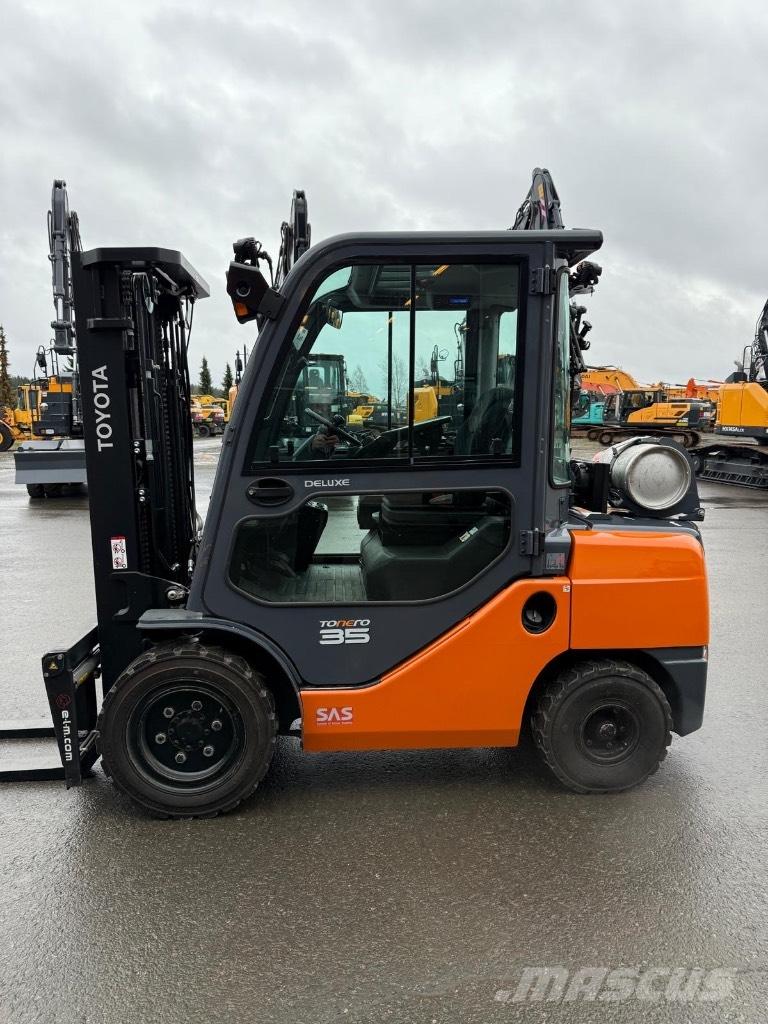 Toyota 02-8 FGJF 35 LPG (dujiniai) krautuvai