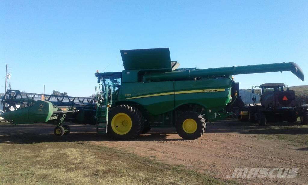 John Deere S 670 Derliaus nuėmimo kombainai