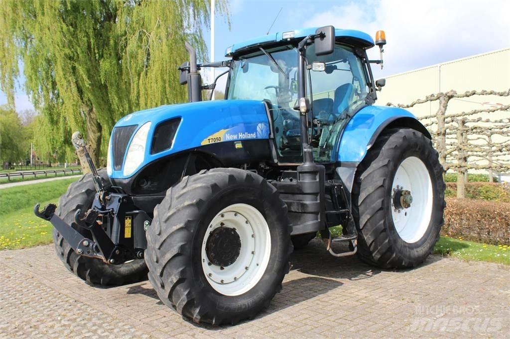 New Holland T7050 Traktoriai