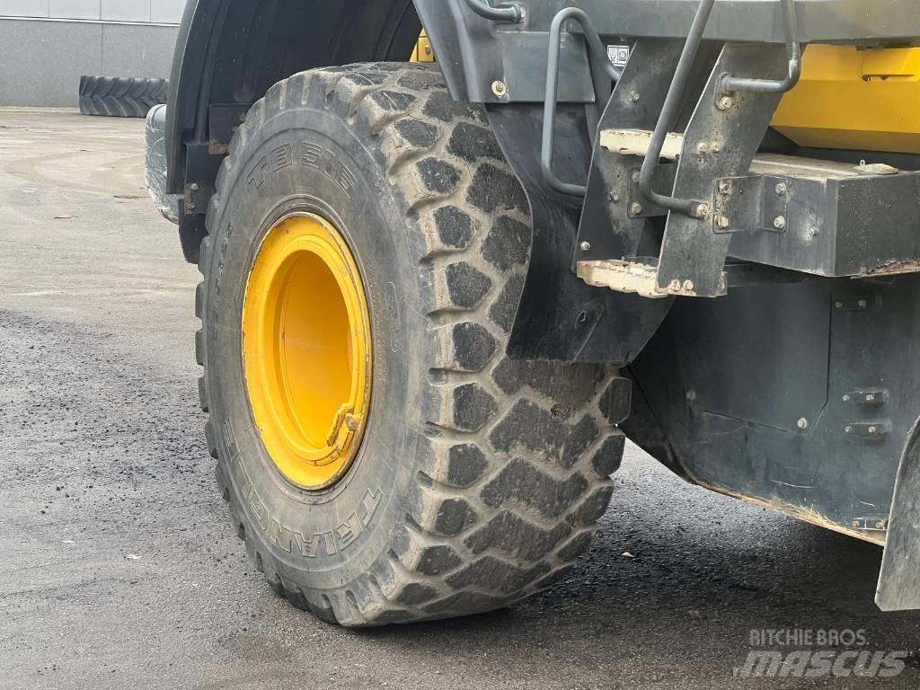 Komatsu WA 380-7 Naudoti ratiniai krautuvai