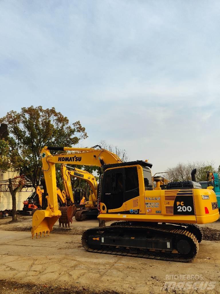 Komatsu PC200 Vikšriniai ekskavatoriai