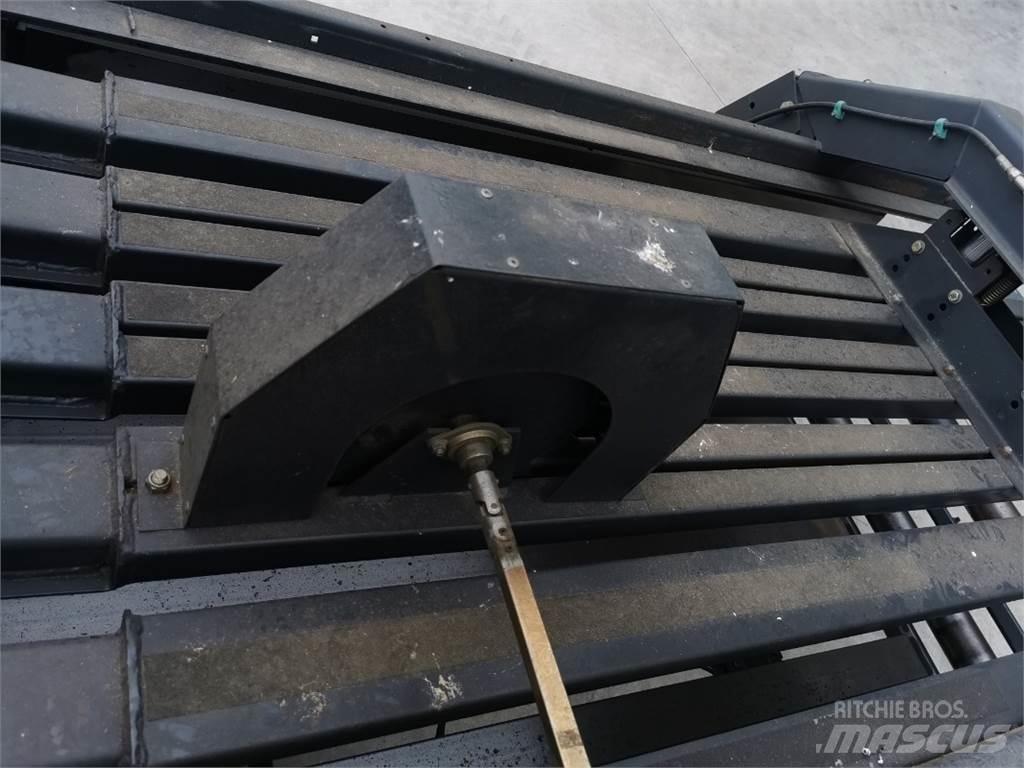 Vicon LB12200 Stačiakampių ryšulių presai
