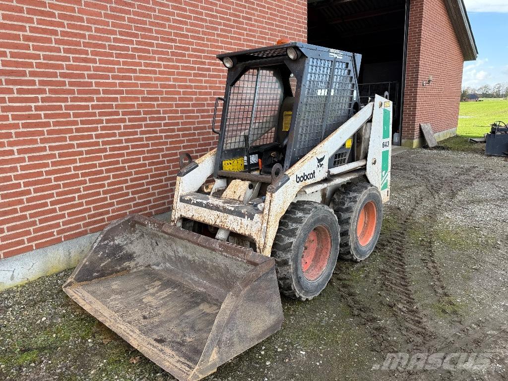 Bobcat 643 Krautuvai su šoniniu pasukimu