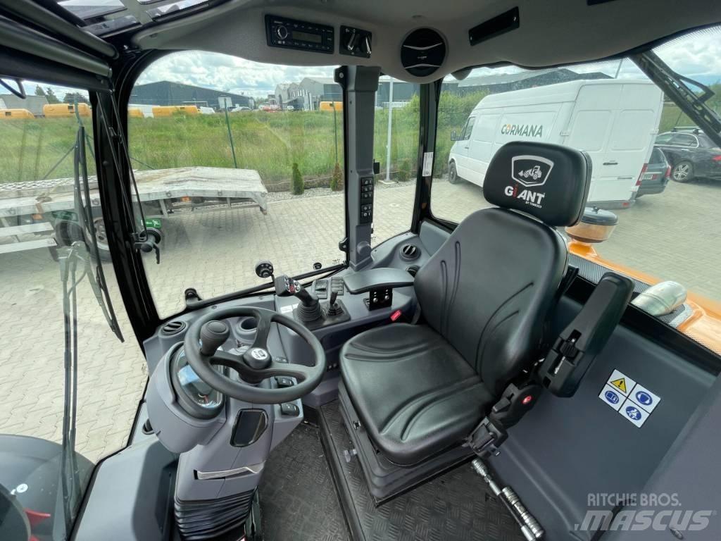 GiANT g5000 Daugiafunkciniai pakrovėjai