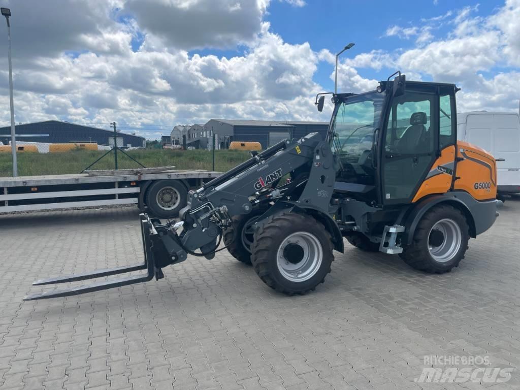 GiANT g5000 Daugiafunkciniai pakrovėjai