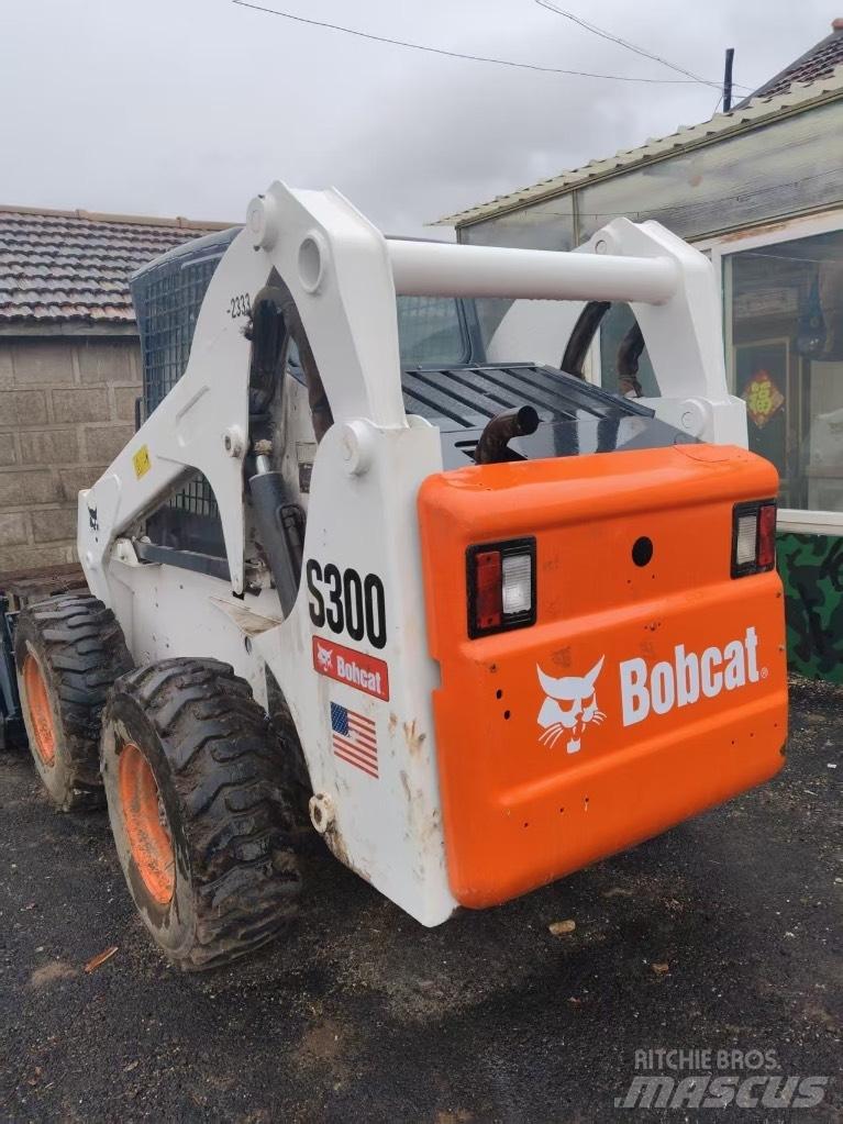 Bobcat S 300 Krautuvai su šoniniu pasukimu