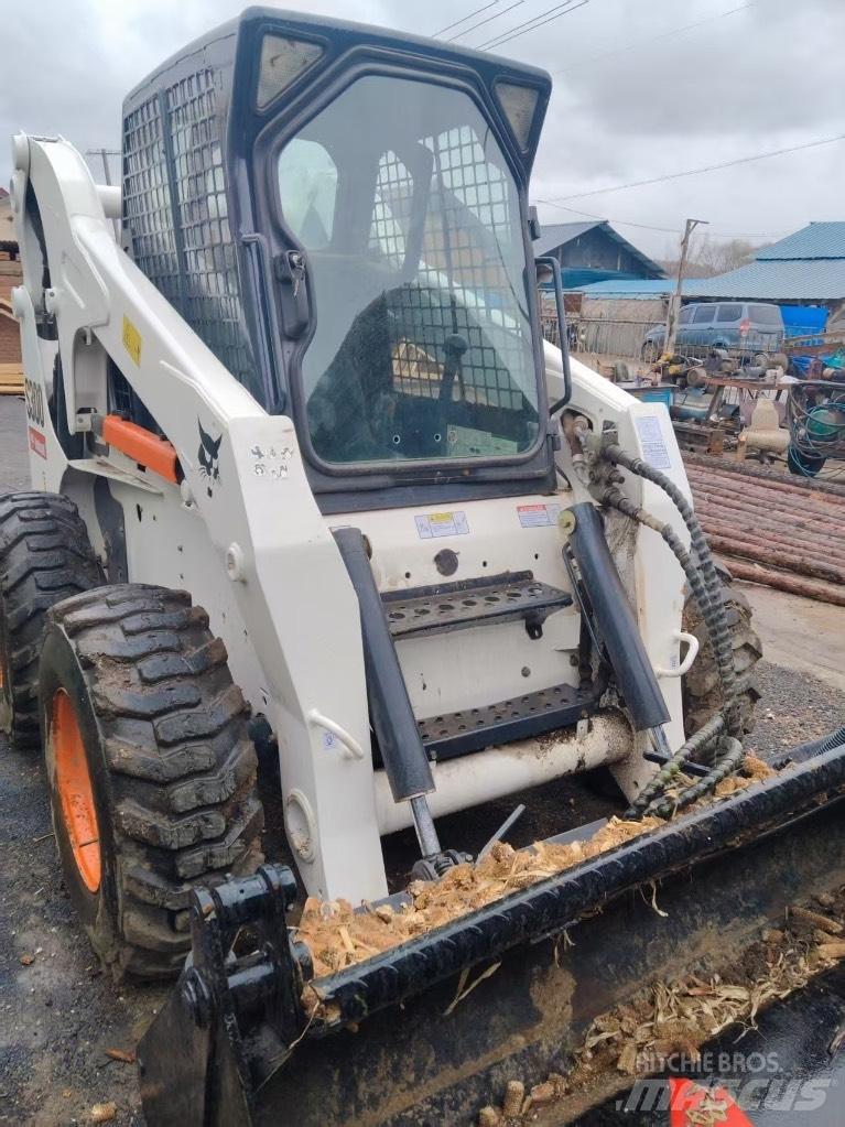 Bobcat S 300 Krautuvai su šoniniu pasukimu