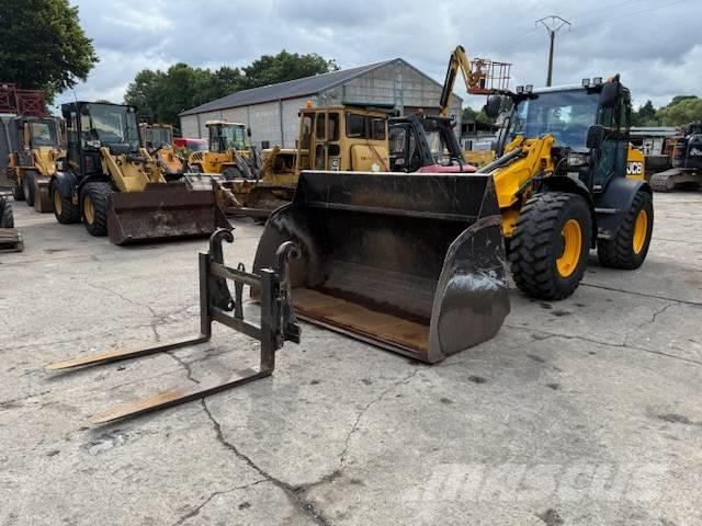 JCB TM 320 S Teleskopiniai krautuvai