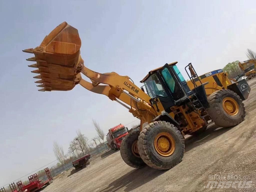 CAT 660D Naudoti ratiniai krautuvai