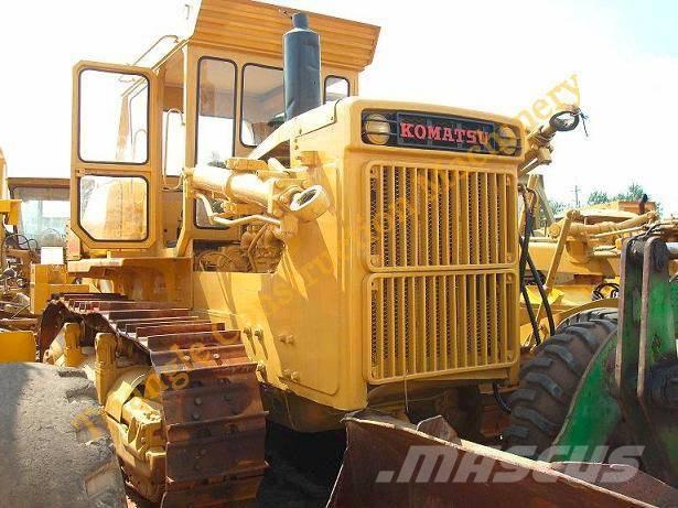 Komatsu d155a-1 Vikšriniai buldozeriai