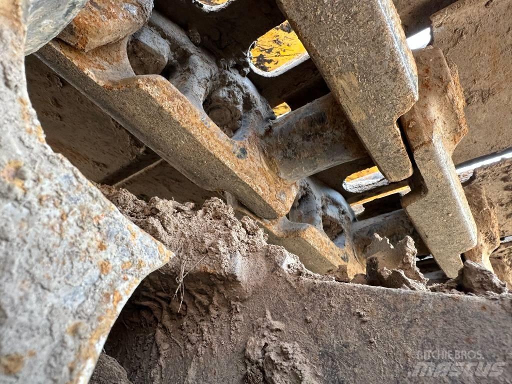 JCB JS 200 LC Vikšriniai ekskavatoriai