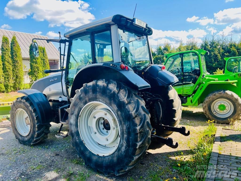 Valtra T 121 Traktoriai