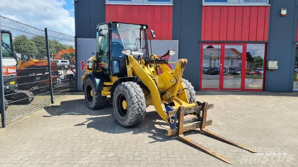 CAT 908 Naudoti ratiniai krautuvai
