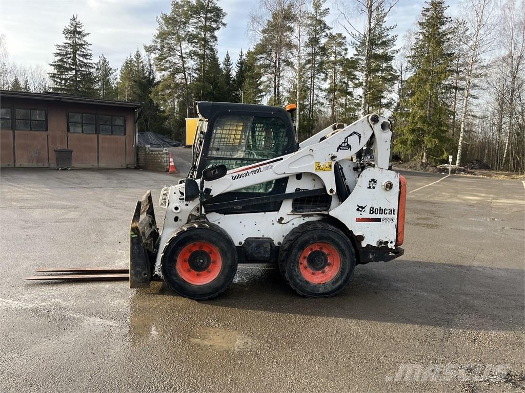 Bobcat S 770 Krautuvai su šoniniu pasukimu