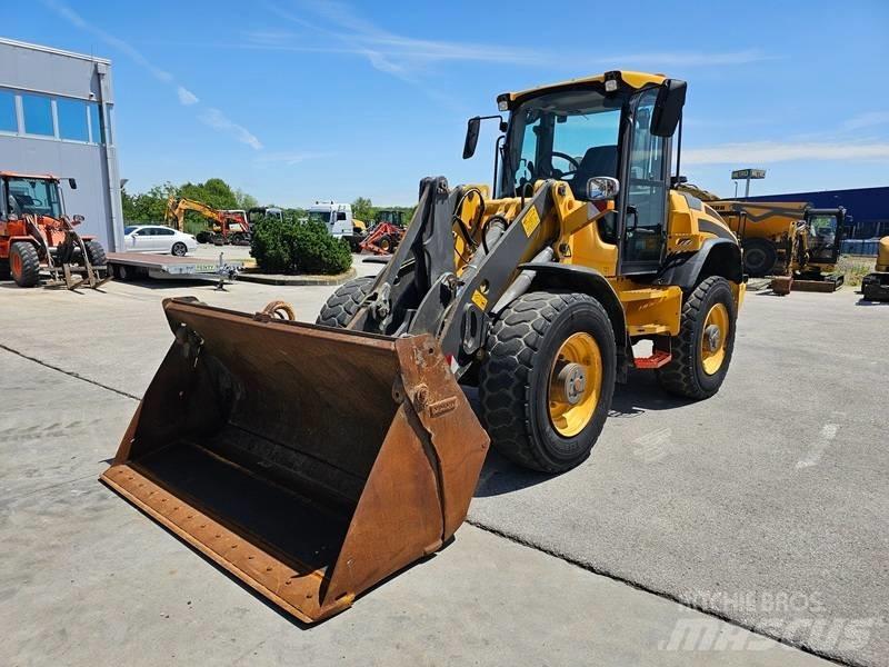 Volvo L 45 H Naudoti ratiniai krautuvai