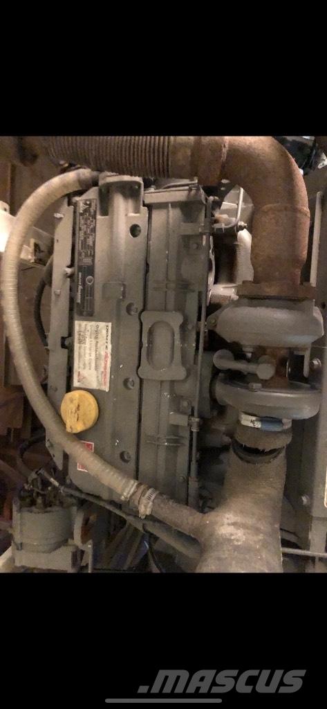 Deutz BF4M1012 Naudoti ratiniai krautuvai
