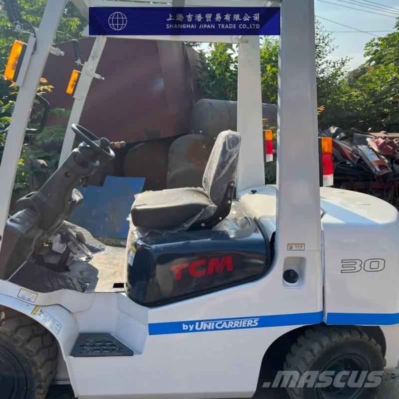 TCM FD 30 Dyzeliniai krautuvai