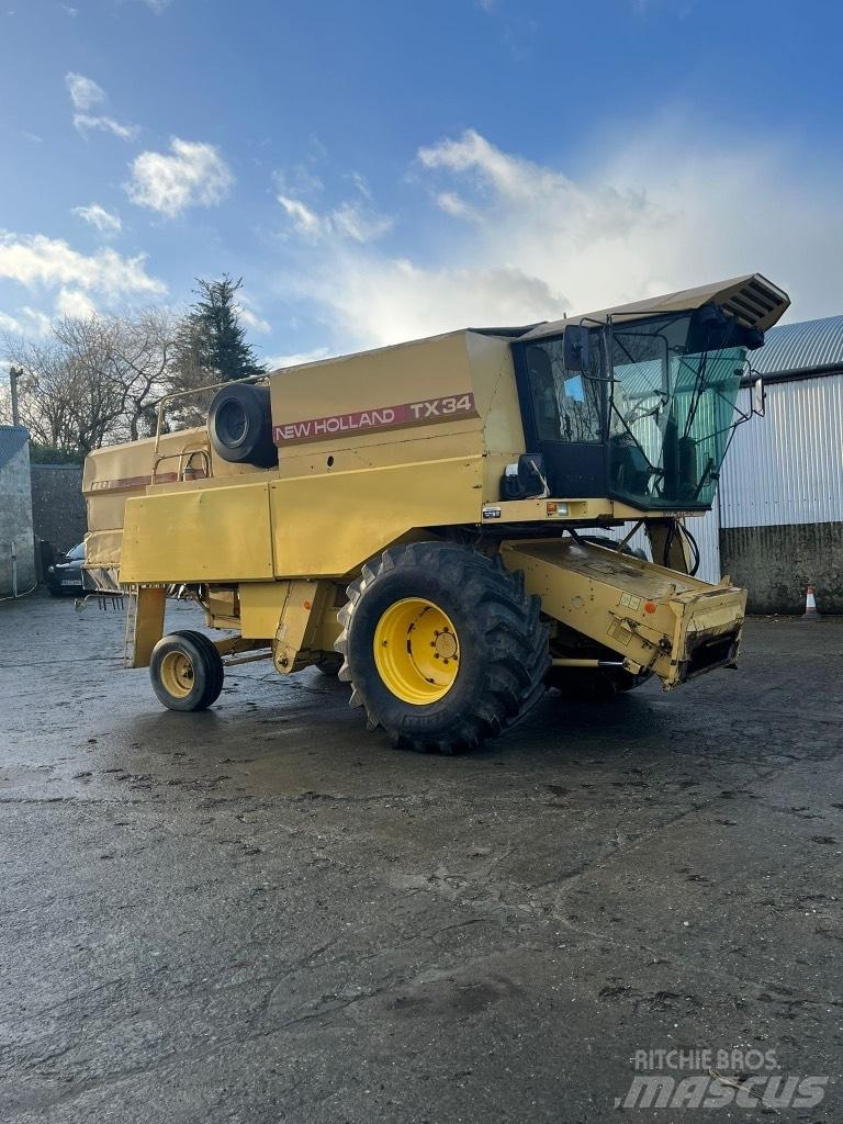 New Holland Tx34 Derliaus nuėmimo kombainai