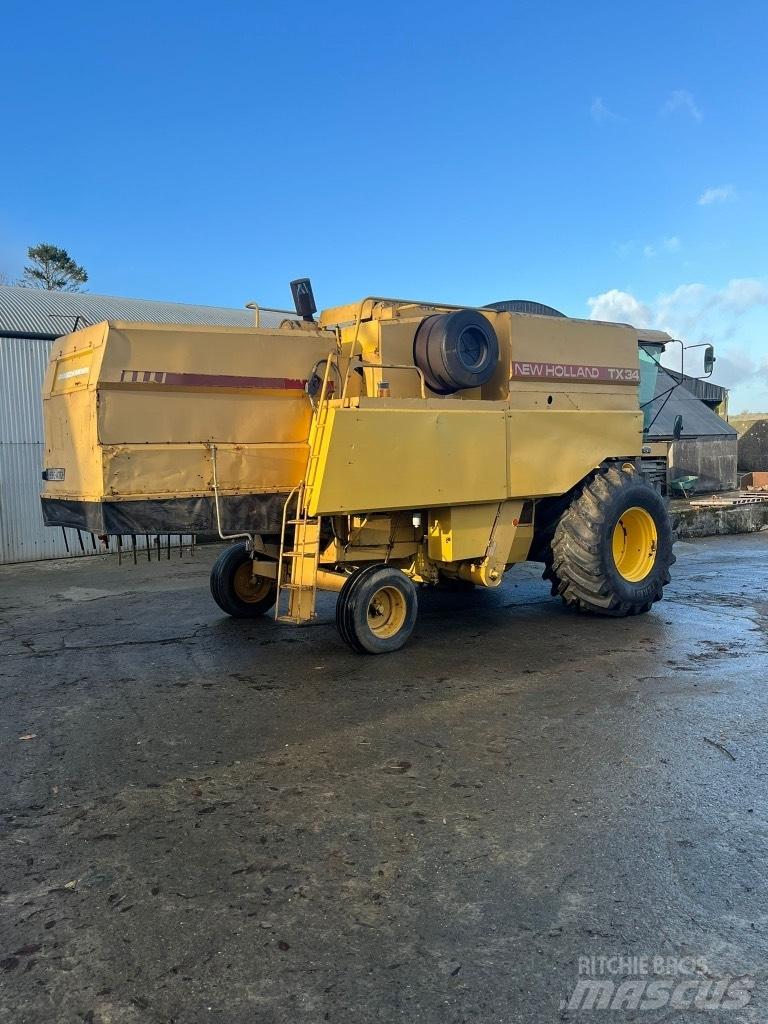 New Holland Tx34 Derliaus nuėmimo kombainai