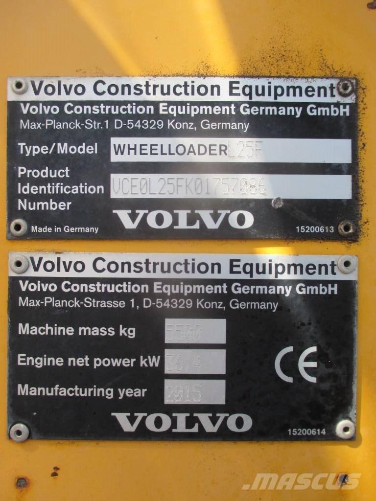 Volvo L 25 F Naudoti ratiniai krautuvai