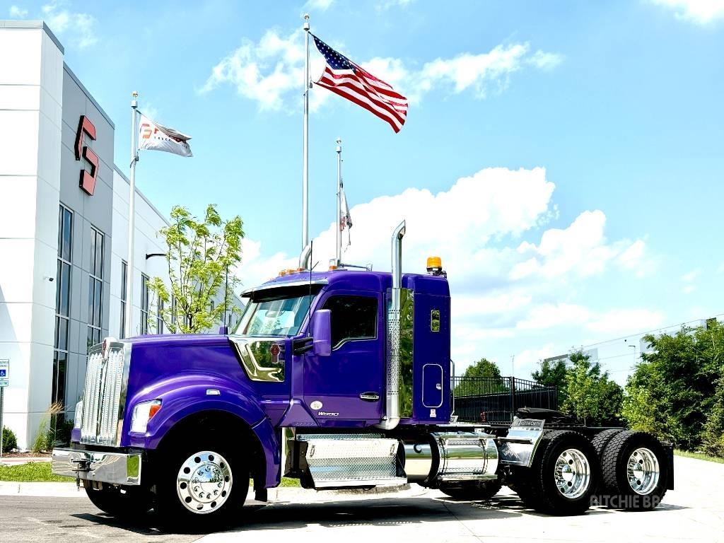 Kenworth W 990 Naudoti vilkikai
