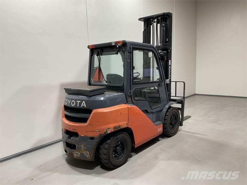 Toyota 40-8FD40N Dyzeliniai krautuvai