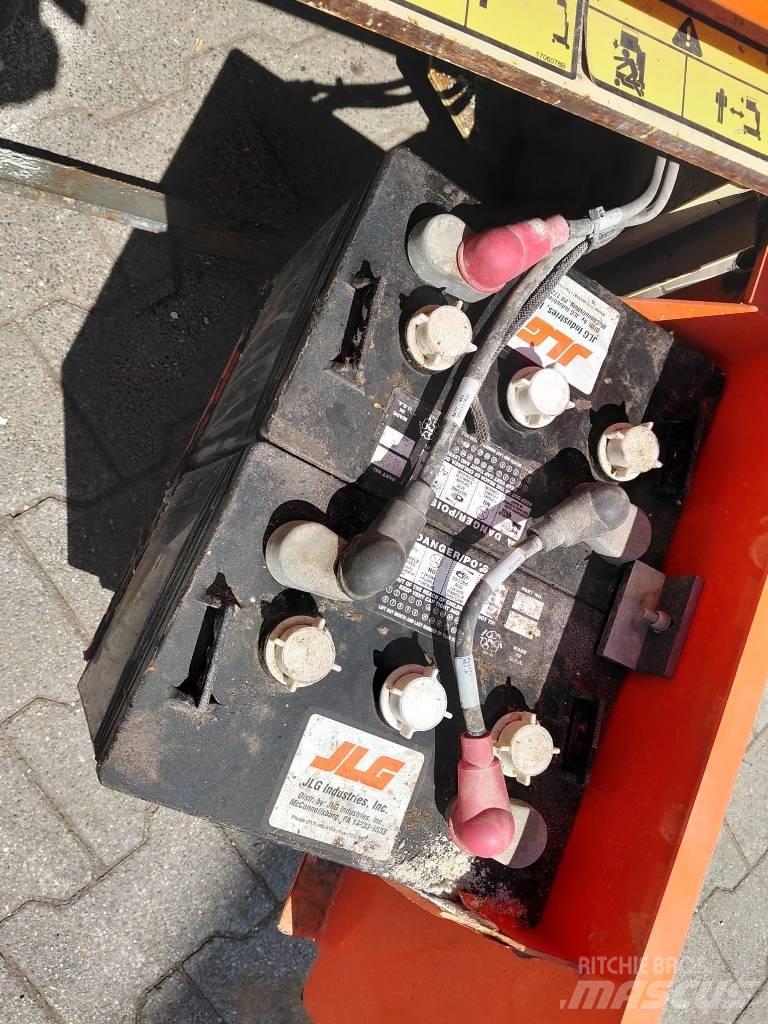 JLG 1230 ES Žirkliniai keltuvai