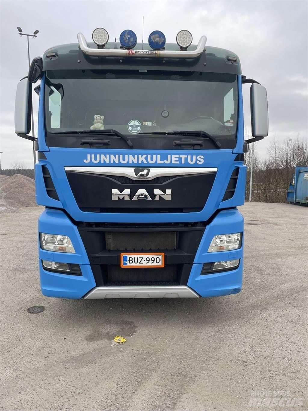 MAN TGX 35.560 Ūkiniai/Grūdų sunkvežimiai