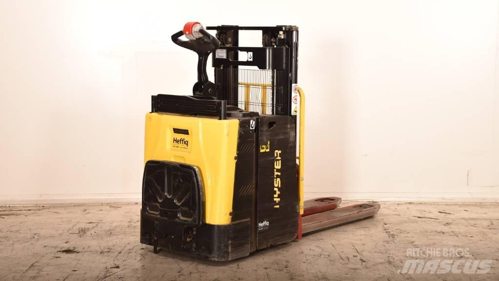Hyster P2.0SD Žemų aukščių keltuvai su platforma